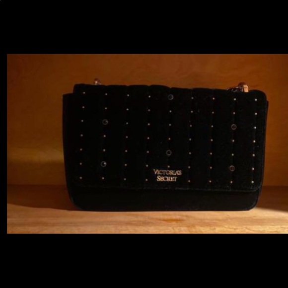 Black Velvet Vs Crossbody - Picture 2 of 3